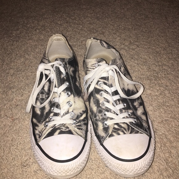 tie dye converse black
